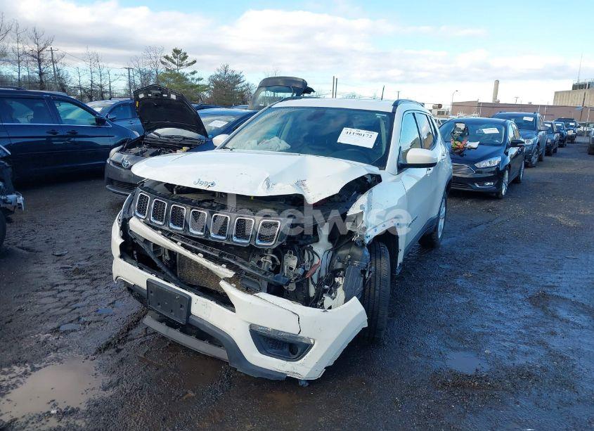 Photo 6 of 2019 Jeep Compass LATITUDE 4X4 (VIN 3C4NJDBB3KT767596)