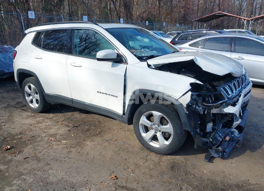 2020 Jeep Compass LATITUDE 4X4 (VIN 3C4NJDBB3LT148983) main photo