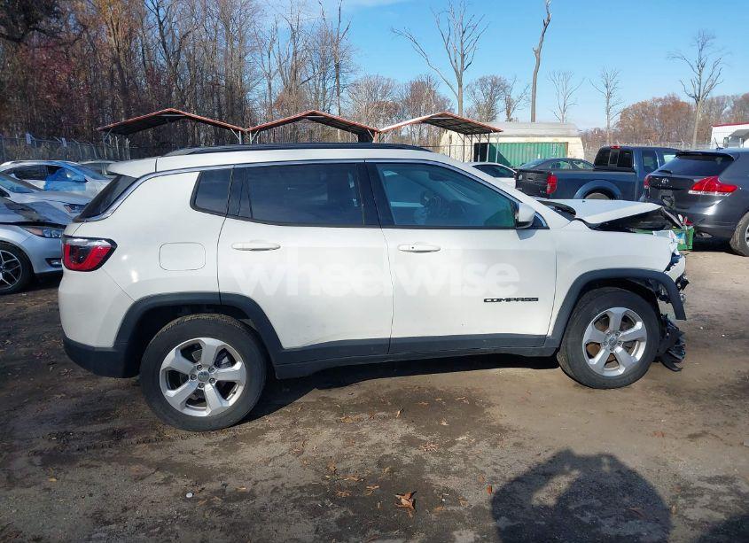 Photo 13 of 2020 Jeep Compass LATITUDE 4X4 (VIN 3C4NJDBB3LT148983)