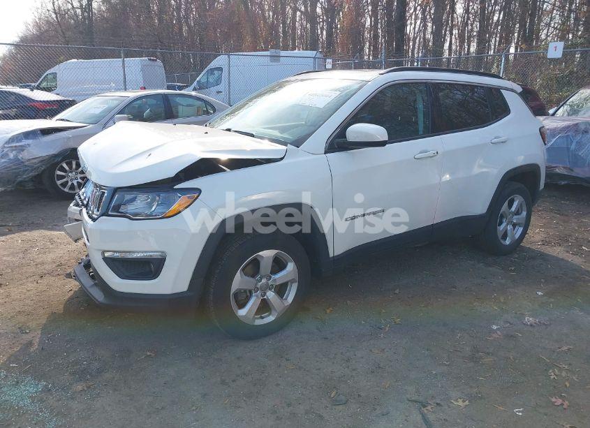 Photo 2 of 2020 Jeep Compass LATITUDE 4X4 (VIN 3C4NJDBB3LT148983)