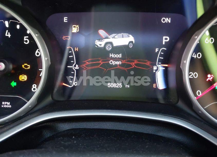 Photo 7 of 2020 Jeep Compass LATITUDE 4X4 (VIN 3C4NJDBB3LT148983)