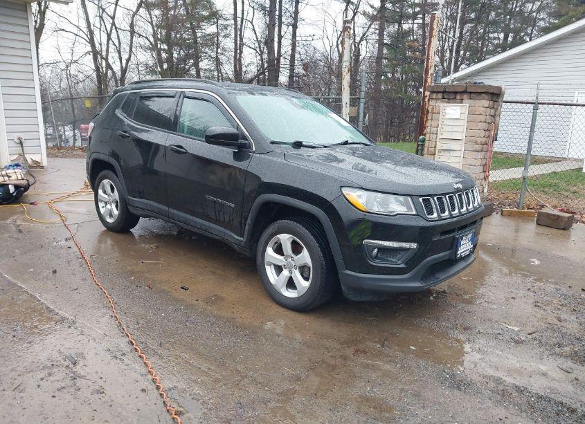 2020 Jeep Compass LATITUDE 4X4 (VIN 3C4NJDBB3LT150006) main photo