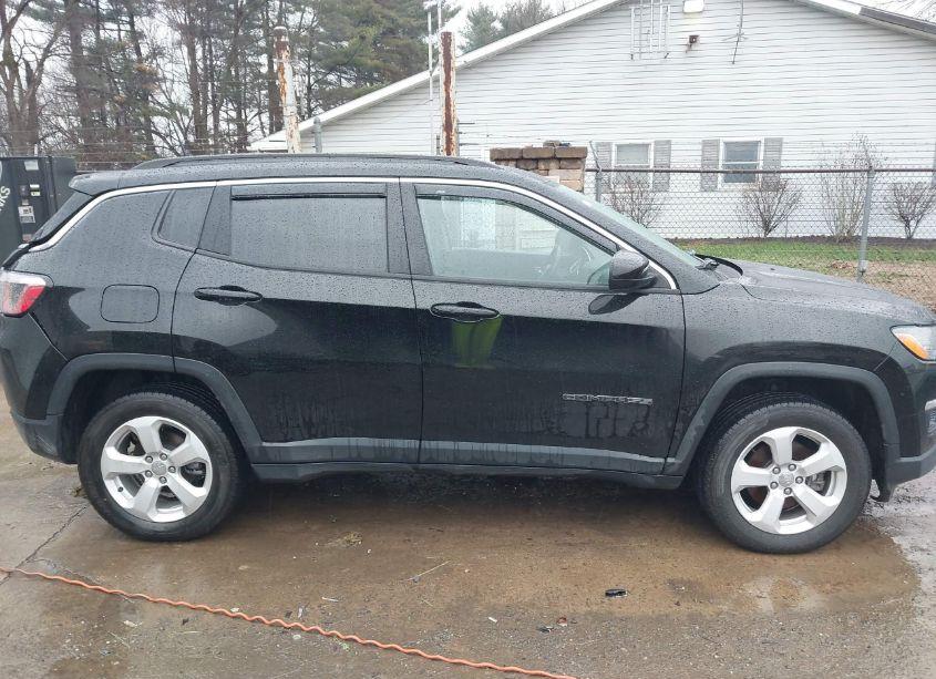Photo 13 of 2020 Jeep Compass LATITUDE 4X4 (VIN 3C4NJDBB3LT150006)