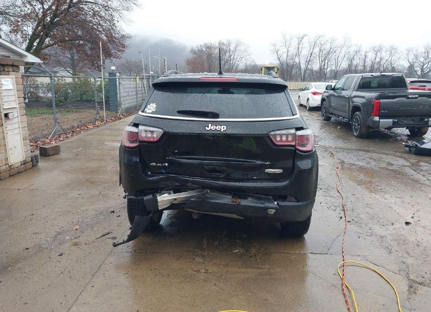 Photo 16 of 2020 Jeep Compass LATITUDE 4X4 (VIN 3C4NJDBB3LT150006)