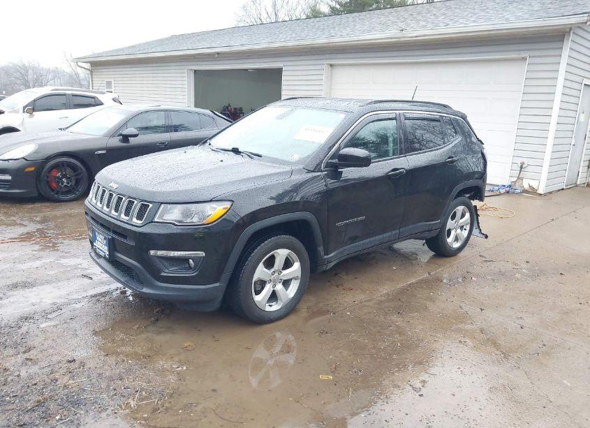 Photo 2 of 2020 Jeep Compass LATITUDE 4X4 (VIN 3C4NJDBB3LT150006)