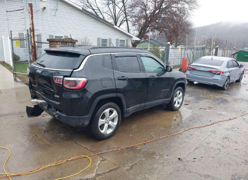 Photo 4 of 2020 Jeep Compass LATITUDE 4X4 (VIN 3C4NJDBB3LT150006)