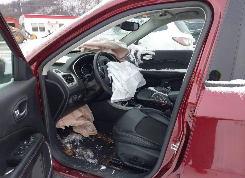 Photo 5 of 2020 Jeep Compass LATITUDE 4X4 (VIN 3C4NJDBB3LT229417)