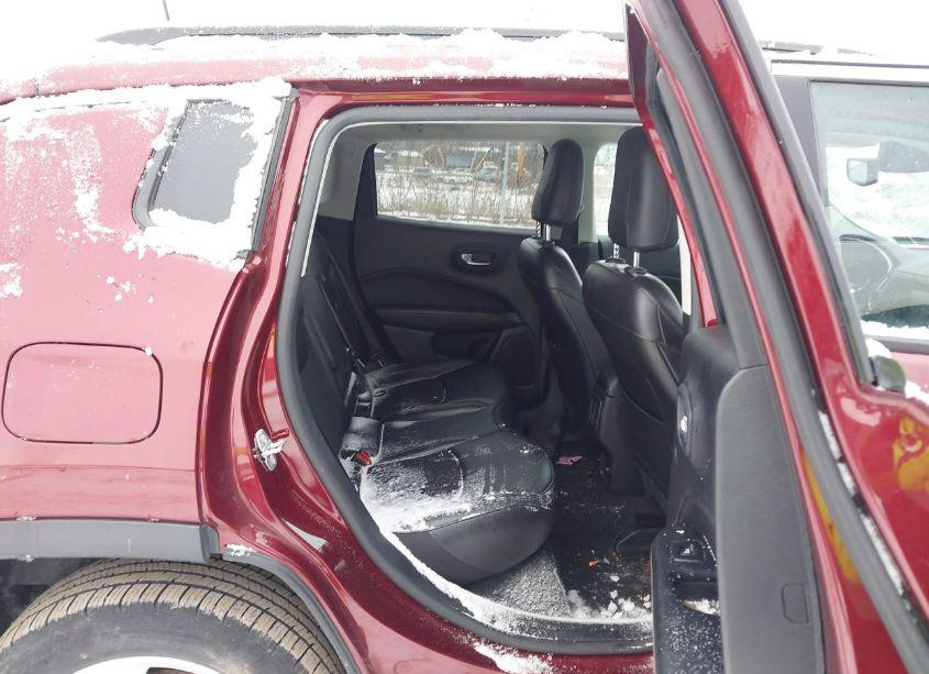 Photo 8 of 2020 Jeep Compass LATITUDE 4X4 (VIN 3C4NJDBB3LT229417)