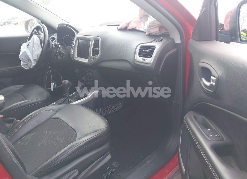 Photo 5 of 2020 Jeep Compass LATITUDE 4X4 (VIN 3C4NJDBB3LT240742)