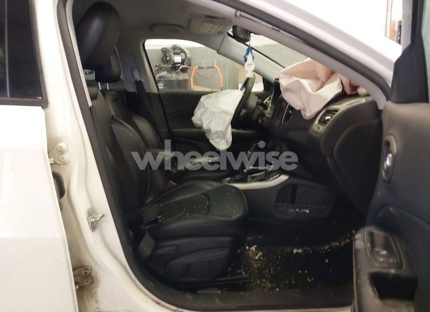 Photo 5 of 2021 Jeep Compass LATITUDE 4X4 (VIN 3C4NJDBB3MT504835)