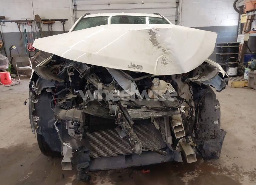 Photo 6 of 2021 Jeep Compass LATITUDE 4X4 (VIN 3C4NJDBB3MT504835)