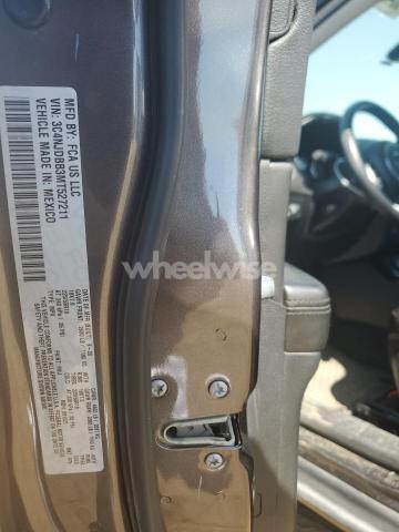 Photo 5 of 2021 JEEP COMPASS LATITUDE N/A (VIN 3C4NJDBB3MT527211)