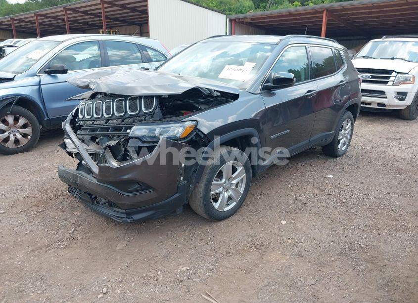 Photo 2 of 2022 Jeep Compass LATITUDE 4X4 (VIN 3C4NJDBB3NT147304)