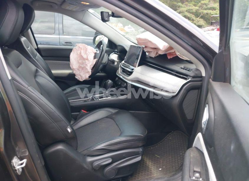 Photo 5 of 2022 Jeep Compass LATITUDE 4X4 (VIN 3C4NJDBB3NT147304)