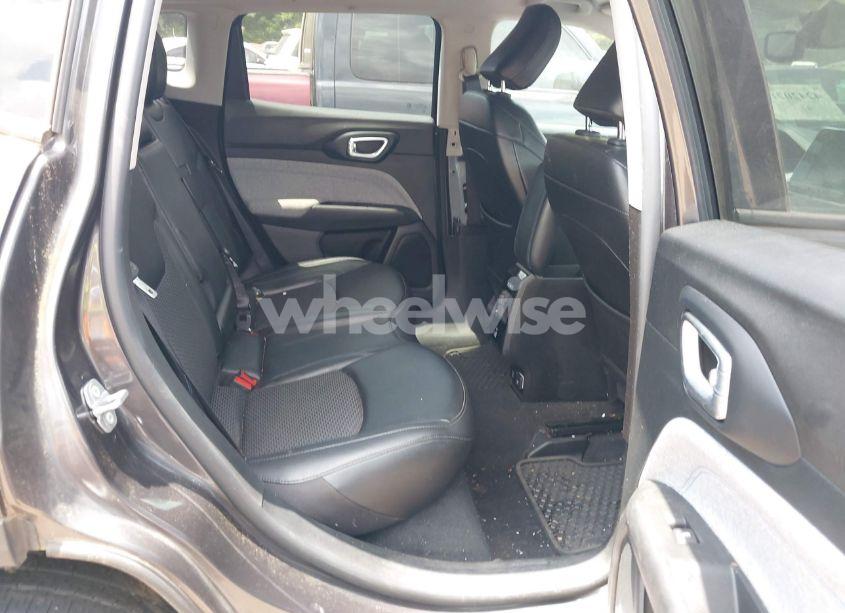 Photo 8 of 2022 Jeep Compass LATITUDE 4X4 (VIN 3C4NJDBB3NT147304)