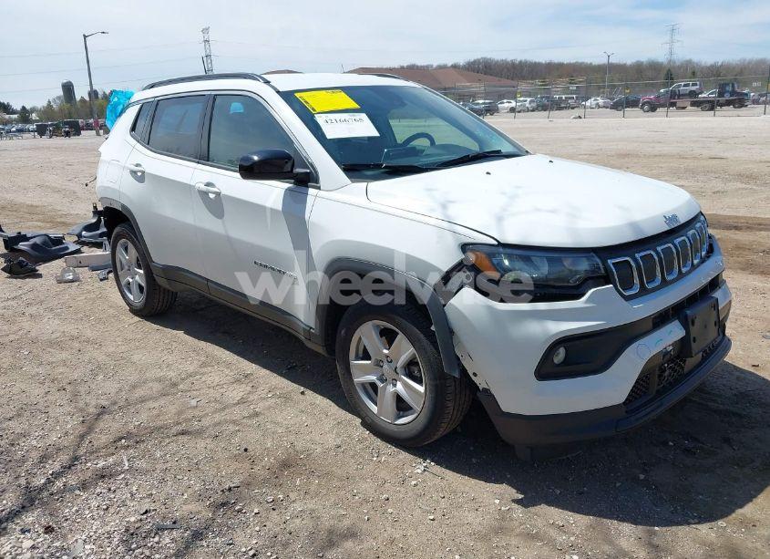 2022 Jeep Compass LATITUDE 4X4 (VIN 3C4NJDBB3NT156973) main photo