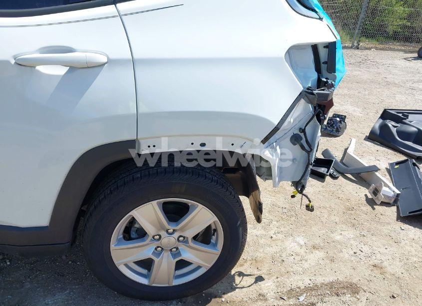 Photo 6 of 2022 Jeep Compass LATITUDE 4X4 (VIN 3C4NJDBB3NT156973)