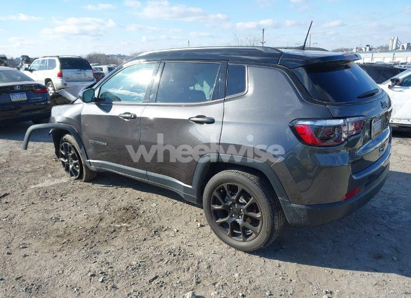 Photo 3 of 2022 Jeep Compass ALTITUDE 4X4 (VIN 3C4NJDBB3NT189648)