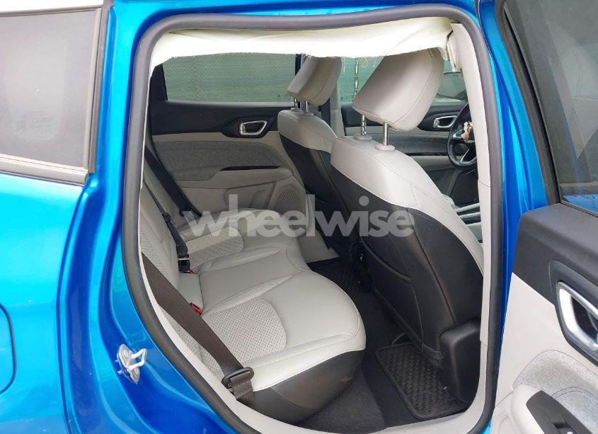 Photo 8 of 2022 Jeep Compass LATITUDE 4X4 (VIN 3C4NJDBB3NT231817)