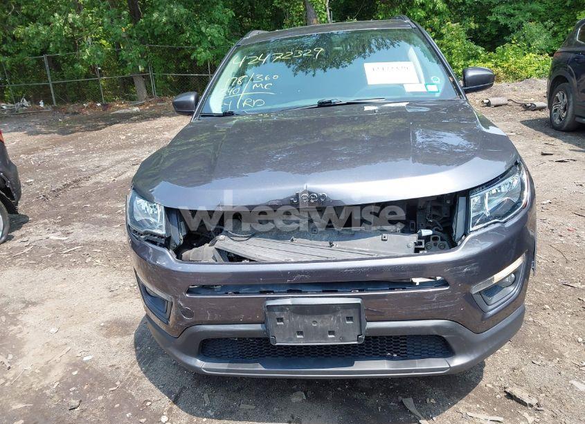 Photo 12 of 2018 Jeep Compass LATITUDE 4X4 (VIN 3C4NJDBB4JT100129)