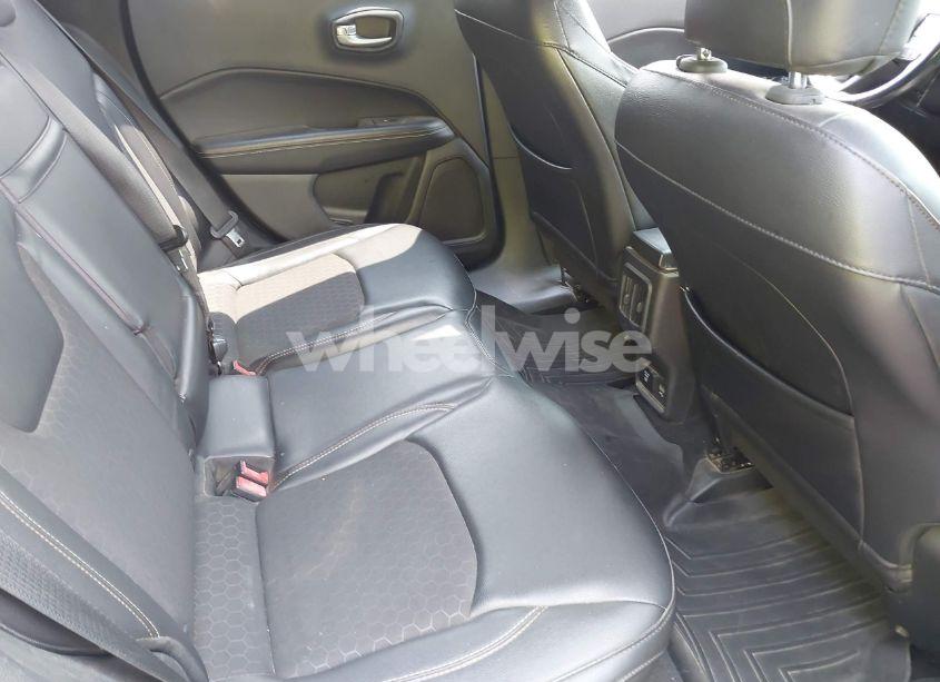 Photo 8 of 2018 Jeep Compass LATITUDE 4X4 (VIN 3C4NJDBB4JT100129)