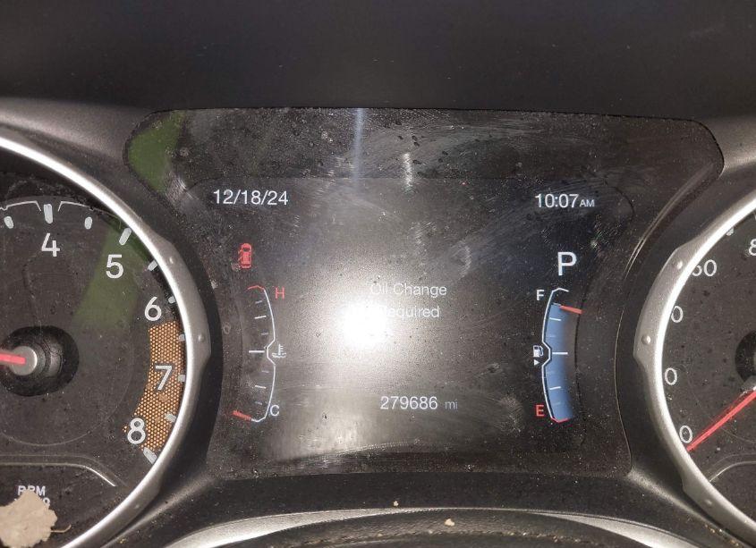 Photo 15 of 2018 Jeep Compass LATITUDE 4X4 (VIN 3C4NJDBB4JT139206)