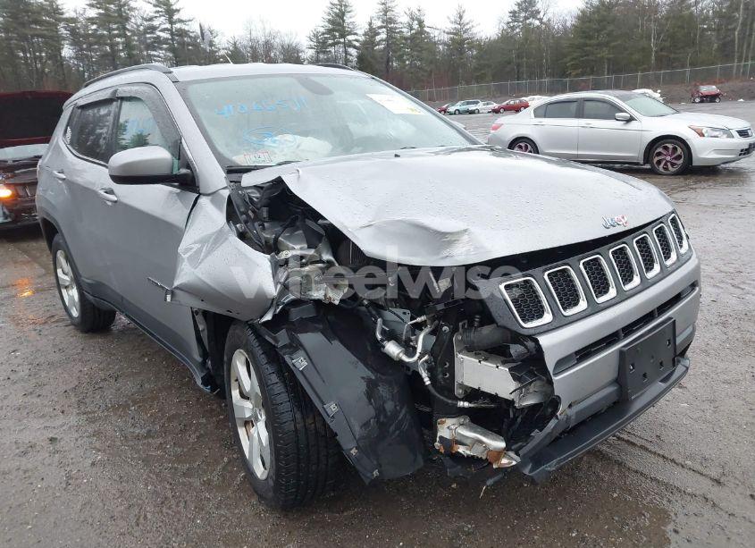 Photo 6 of 2018 Jeep Compass LATITUDE 4X4 (VIN 3C4NJDBB4JT150139)
