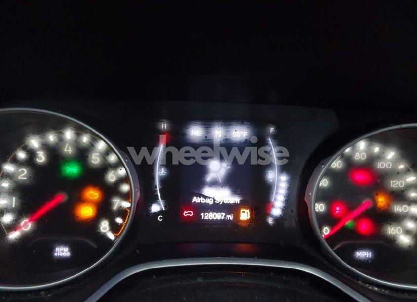 Photo 7 of 2018 Jeep Compass LATITUDE 4X4 (VIN 3C4NJDBB4JT150139)