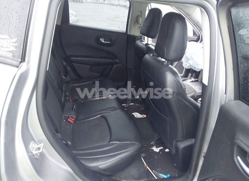 Photo 8 of 2018 Jeep Compass LATITUDE 4X4 (VIN 3C4NJDBB4JT150139)