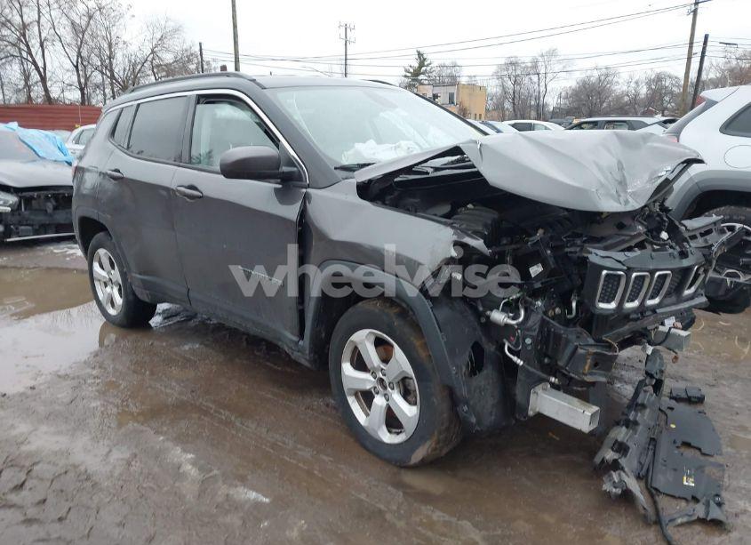 2018 Jeep Compass LATITUDE 4X4 (VIN 3C4NJDBB4JT161349) main photo