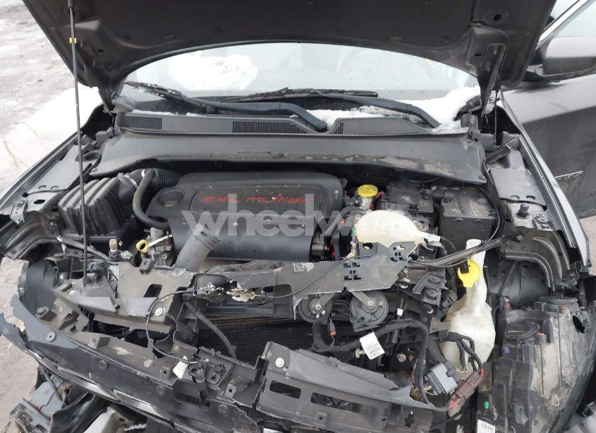 Photo 10 of 2018 Jeep Compass LATITUDE 4X4 (VIN 3C4NJDBB4JT161349)