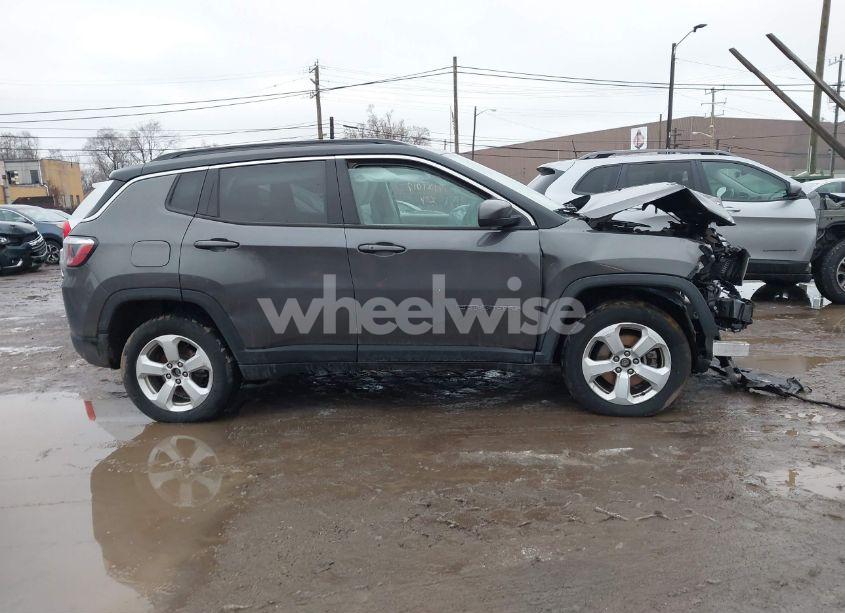 Photo 13 of 2018 Jeep Compass LATITUDE 4X4 (VIN 3C4NJDBB4JT161349)