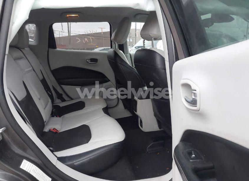 Photo 8 of 2018 Jeep Compass LATITUDE 4X4 (VIN 3C4NJDBB4JT161349)