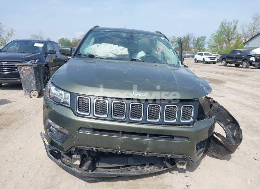 Photo 12 of 2018 Jeep Compass LATITUDE 4X4 (VIN 3C4NJDBB4JT176031)