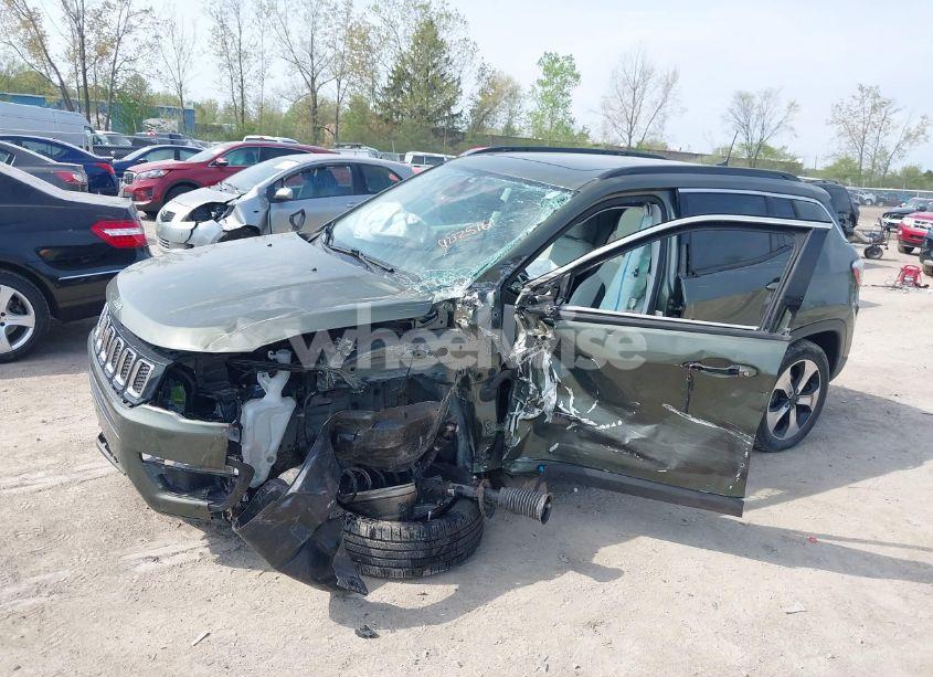 Photo 6 of 2018 Jeep Compass LATITUDE 4X4 (VIN 3C4NJDBB4JT176031)