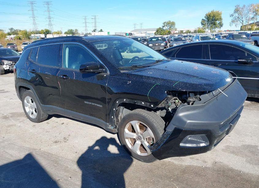 2018 Jeep Compass LATITUDE 4X4 (VIN 3C4NJDBB4JT199504) main photo