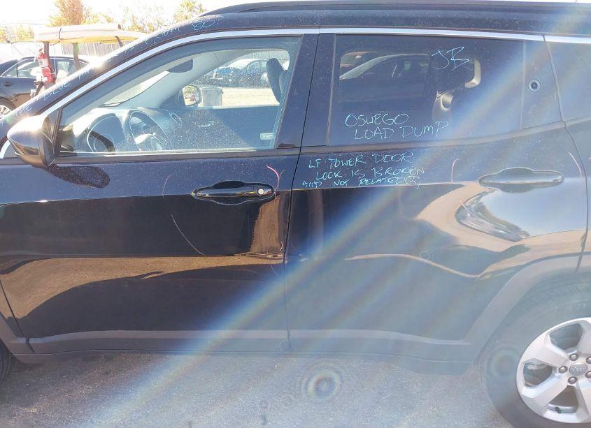 Photo 15 of 2018 Jeep Compass LATITUDE 4X4 (VIN 3C4NJDBB4JT199504)