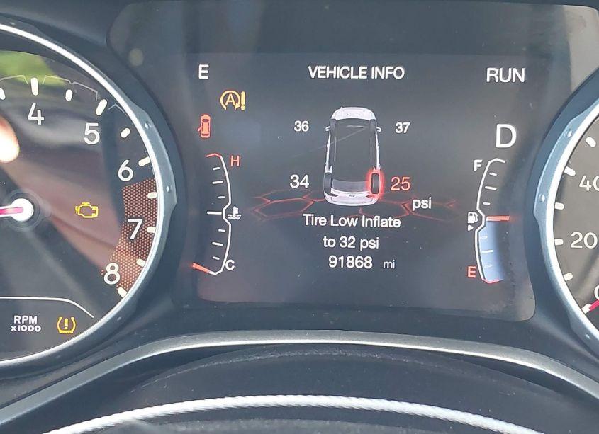 Photo 16 of 2018 Jeep Compass LATITUDE 4X4 (VIN 3C4NJDBB4JT199504)