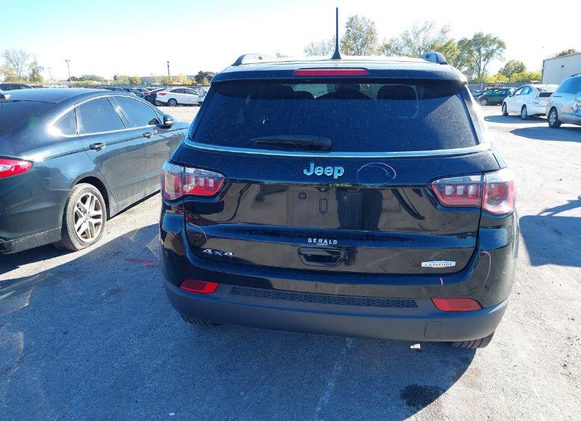 Photo 17 of 2018 Jeep Compass LATITUDE 4X4 (VIN 3C4NJDBB4JT199504)
