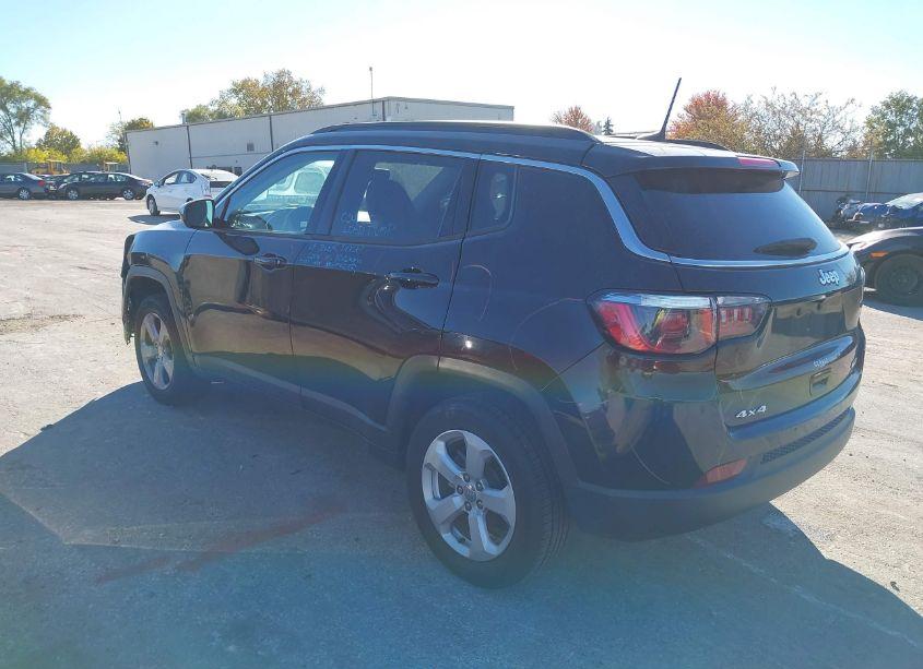 Photo 3 of 2018 Jeep Compass LATITUDE 4X4 (VIN 3C4NJDBB4JT199504)