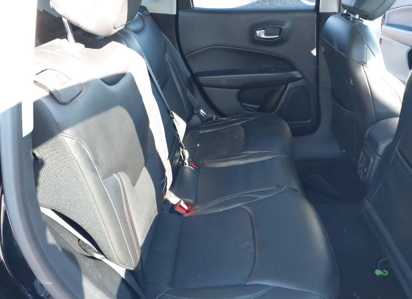 Photo 8 of 2018 Jeep Compass LATITUDE 4X4 (VIN 3C4NJDBB4JT199504)