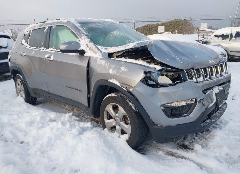 2018 Jeep Compass LATITUDE 4X4 (VIN 3C4NJDBB4JT207245) main photo