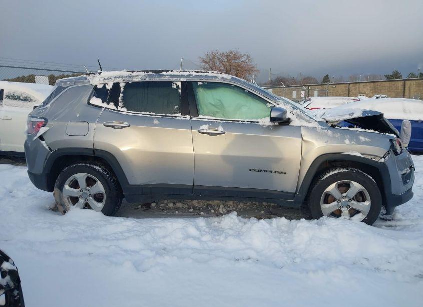 Photo 13 of 2018 Jeep Compass LATITUDE 4X4 (VIN 3C4NJDBB4JT207245)