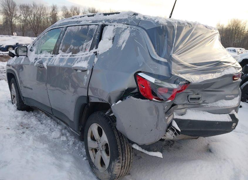 Photo 3 of 2018 Jeep Compass LATITUDE 4X4 (VIN 3C4NJDBB4JT207245)