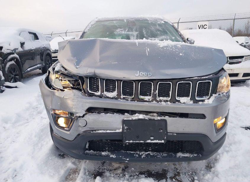 Photo 6 of 2018 Jeep Compass LATITUDE 4X4 (VIN 3C4NJDBB4JT207245)