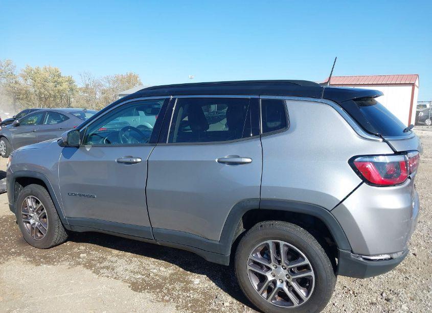Photo 14 of 2018 Jeep Compass LATITUDE 4X4 (VIN 3C4NJDBB4JT232324)