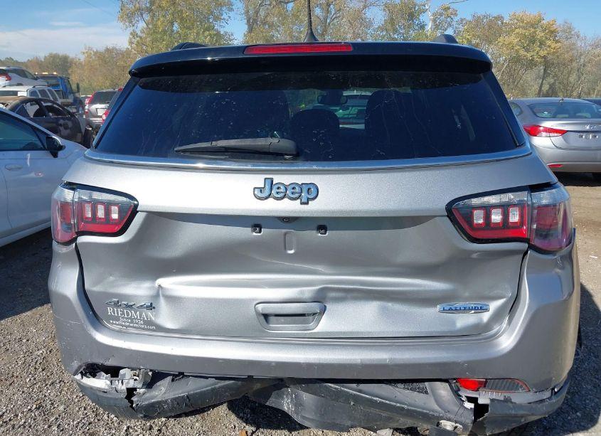 Photo 16 of 2018 Jeep Compass LATITUDE 4X4 (VIN 3C4NJDBB4JT232324)