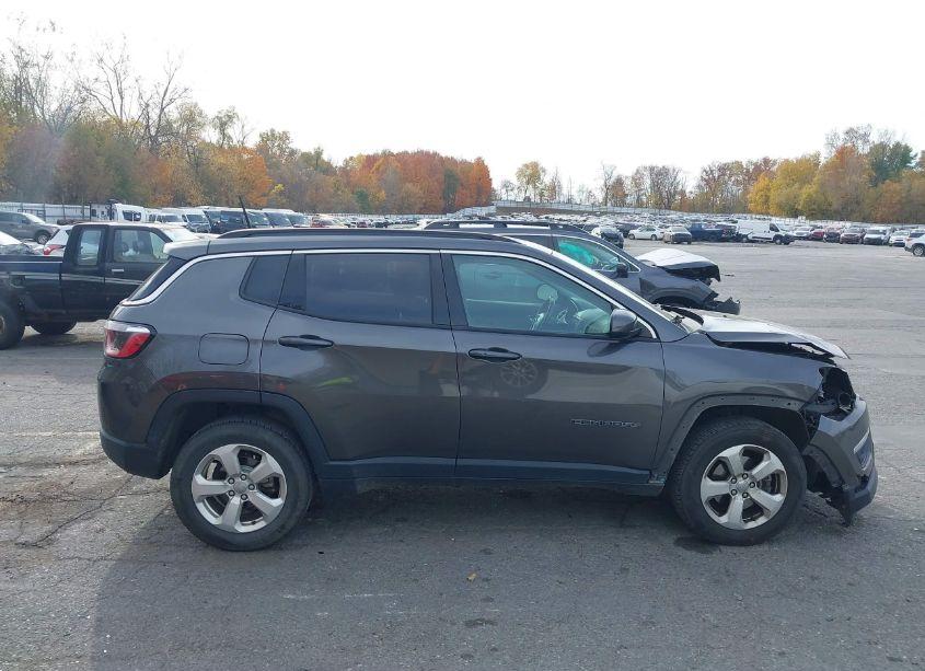 Photo 13 of 2018 Jeep Compass LATITUDE 4X4 (VIN 3C4NJDBB4JT261600)