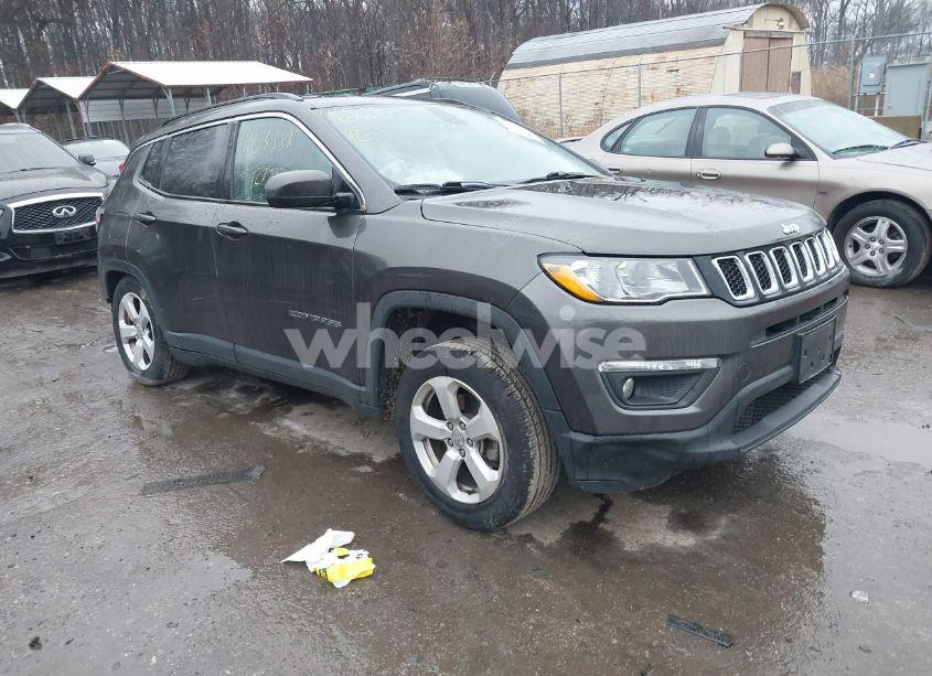 2018 Jeep Compass LATITUDE 4X4 (VIN 3C4NJDBB4JT265937) main photo