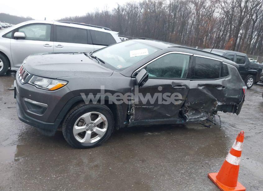 Photo 14 of 2018 Jeep Compass LATITUDE 4X4 (VIN 3C4NJDBB4JT265937)